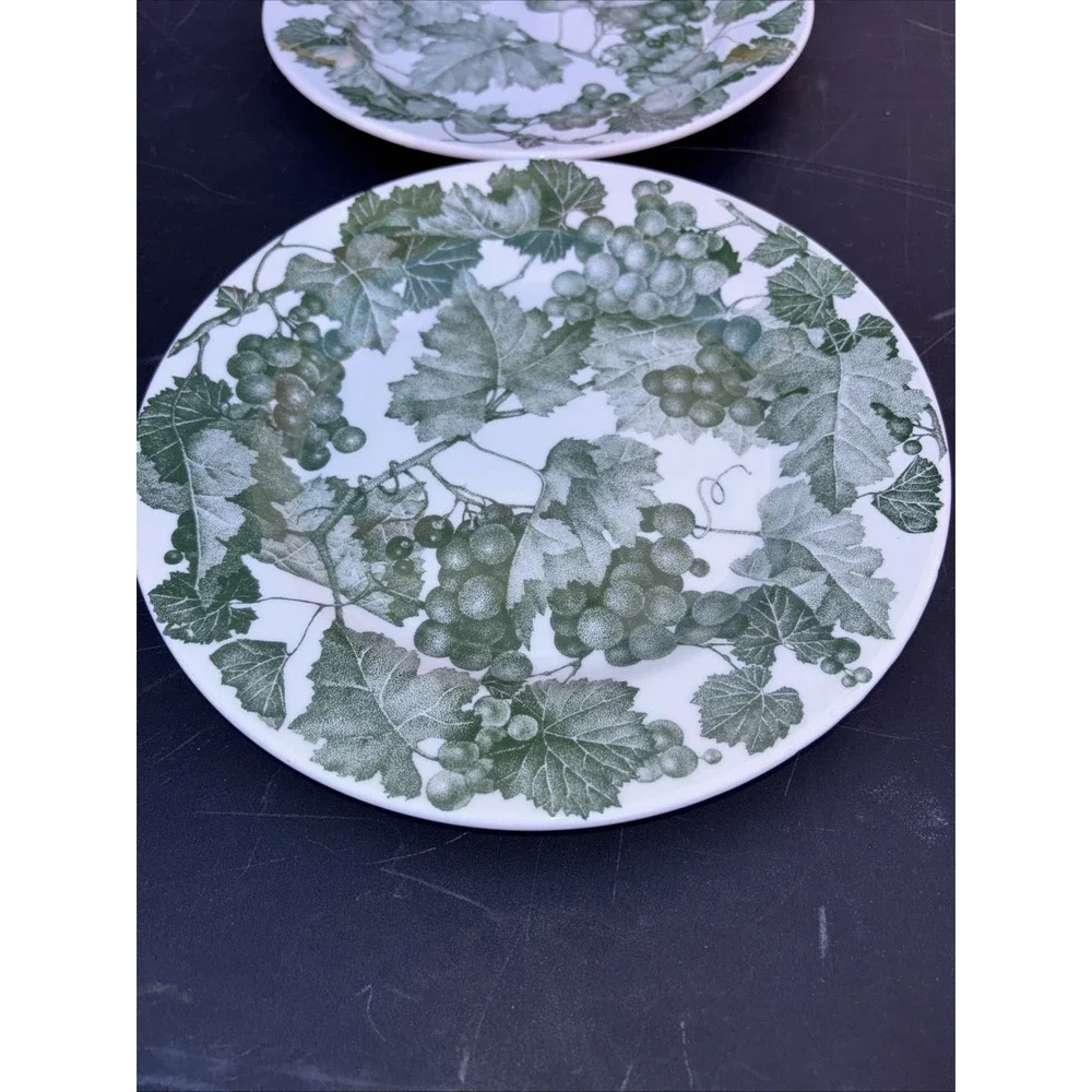 Quadrifoglio Ceramica La Primula Dinner Plate Green Grape Leaves 10.25